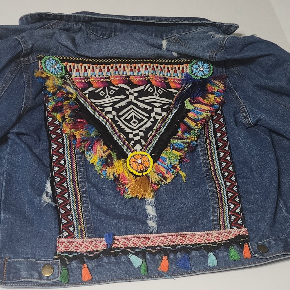Velzera Sz SMALL jacket Colorful Embroidered Denim Jacket